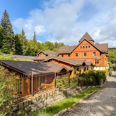 شقة Jozefina Apartament's Blisko Centrum شكلارسكا بوريبا