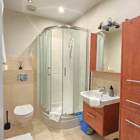 Jozefina Apartament's Blisko Centrum شكلارسكا بوريبا